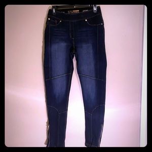 Peter Nygard Jeggings size 10-12!